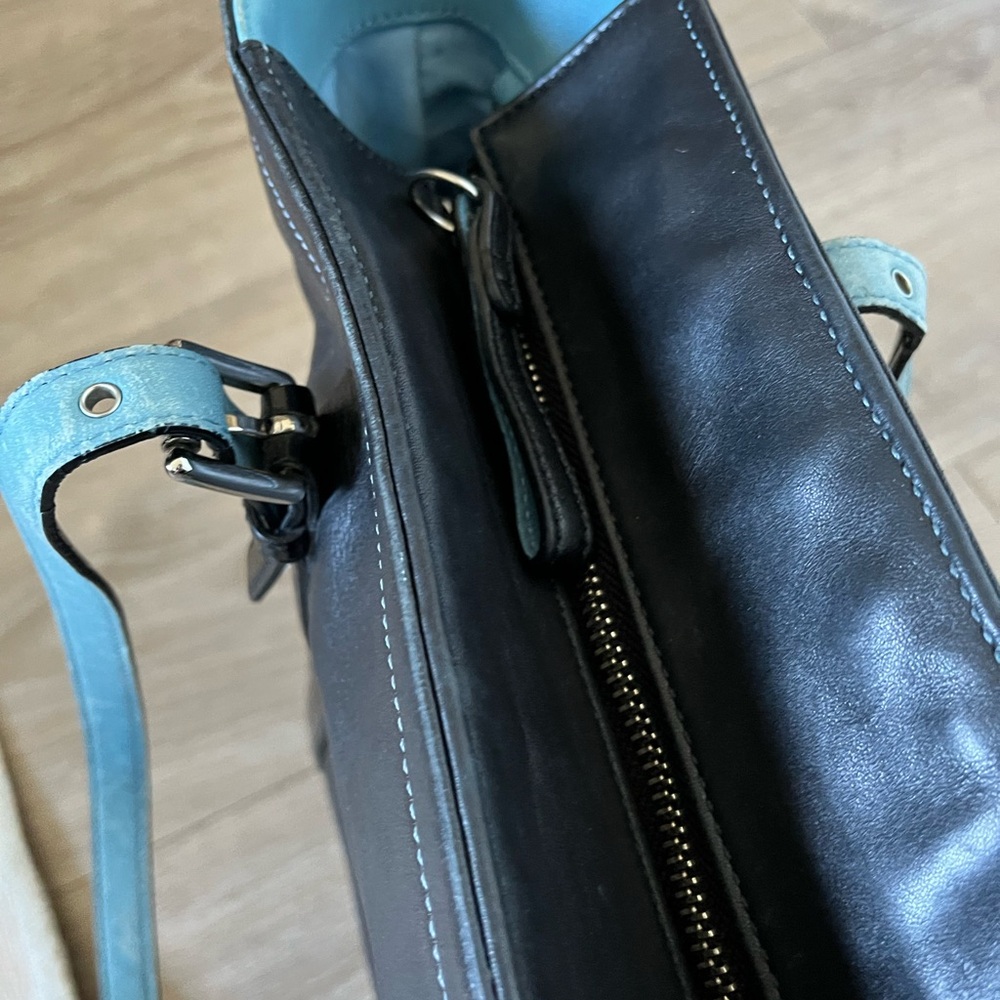 Coach 90s Black Leather Shoulder Bag - Picture 9 of 16